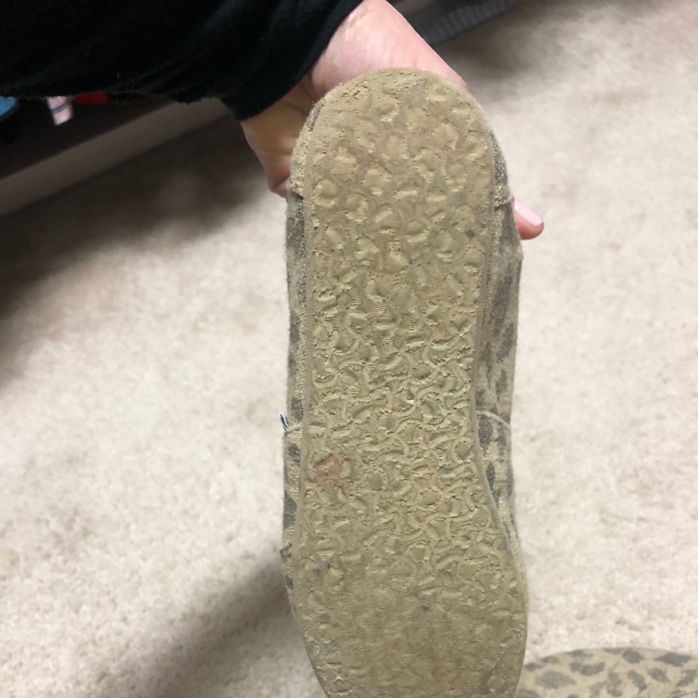Tons slip ons